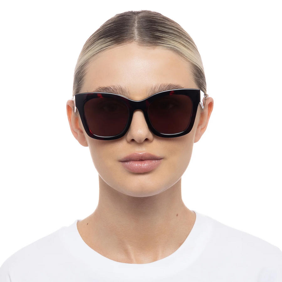 Le Specs Showstopper - Cherry Tort